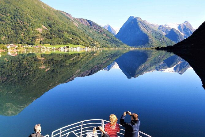 fjord-cruise-to-sognefjord-and-boyabreen-glacier