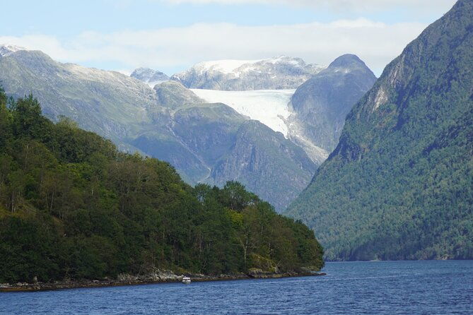 fjord-cruise-to-sognefjord-and-boyabreen-glacier