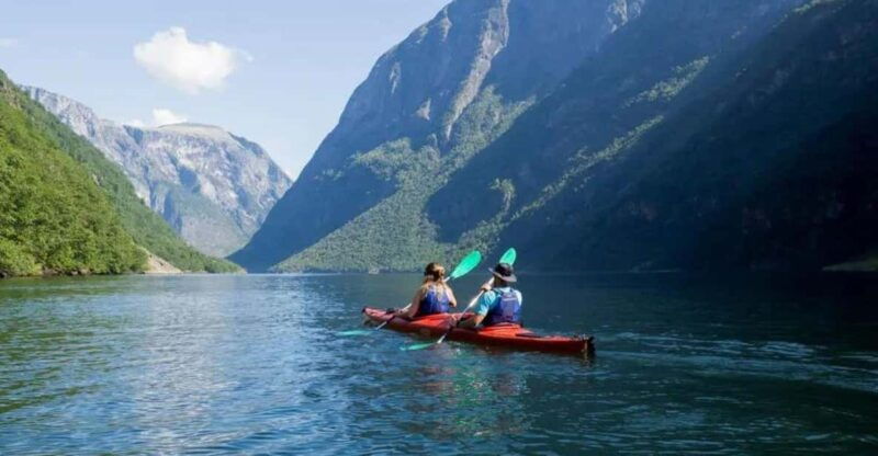 fjord-kayak-hardangerfjord-granvin