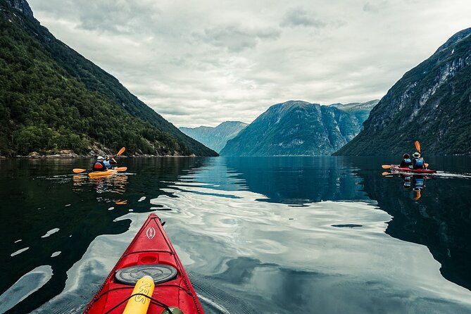 fjord-paddle-in-hellesylt-half-day-kayaking-tour
