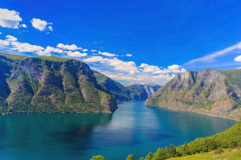 flam-borgund-stave-church-laerdal-and-stegastein-tour