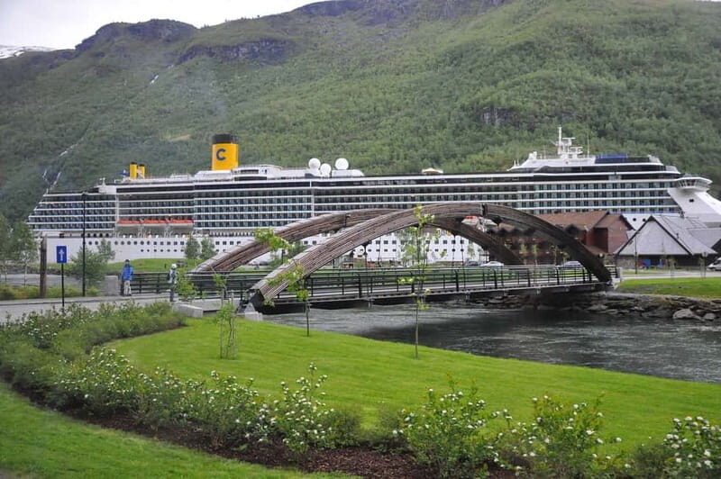 Flåm: Stegastein, Stalheim, and Gudvangen Scenic Coach Tour - The Sum Up
