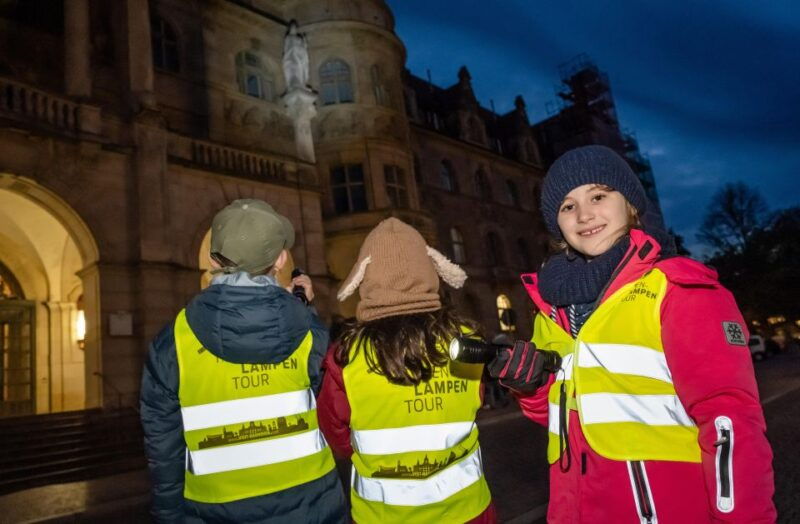 flashlight-tour-for-children-teenagers