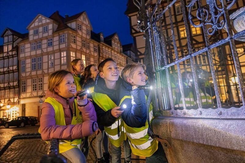 flashlight-tour-for-children-teenagers