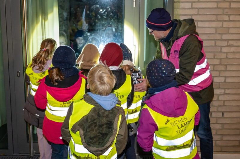 flashlight-tour-for-children-teenagers