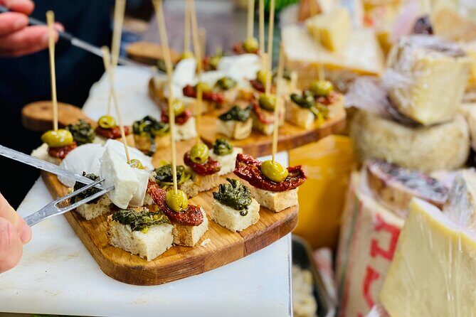 Flavors of Naples Decumani Street Food and Sightseeing Tour - Discover Naples’ Hidden Food Corners and Sights