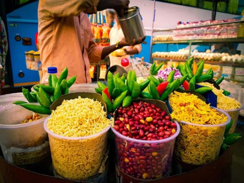 Flavors of Old Kolkata: Food, Heritage & Chai Experience - Key Points