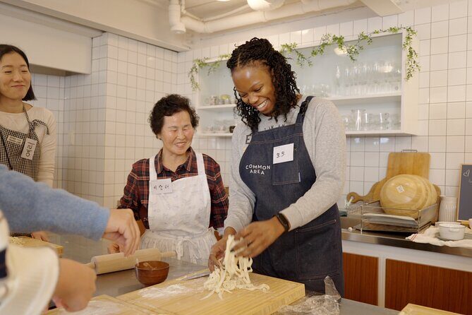 Flavors of Seoul: Grandma's Handmade Noodles to Night Market Tour - Key Points