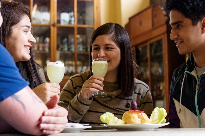 flavors-tradition-walking-city-tour-with-food-tasting