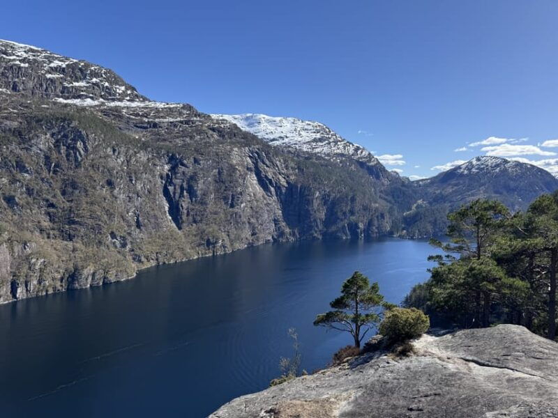 flexible-tour-to-modalen-castle-hesjedalsfossen-can-hiking