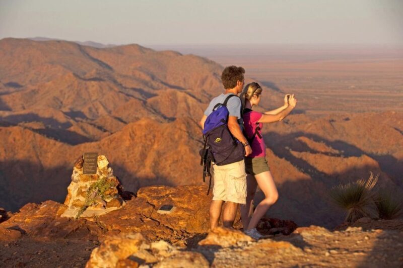 Flinders Ranges & Outback: 5-Day 4WD Tour from Adelaide - Exploring Wilpena Pound and the Surroundings