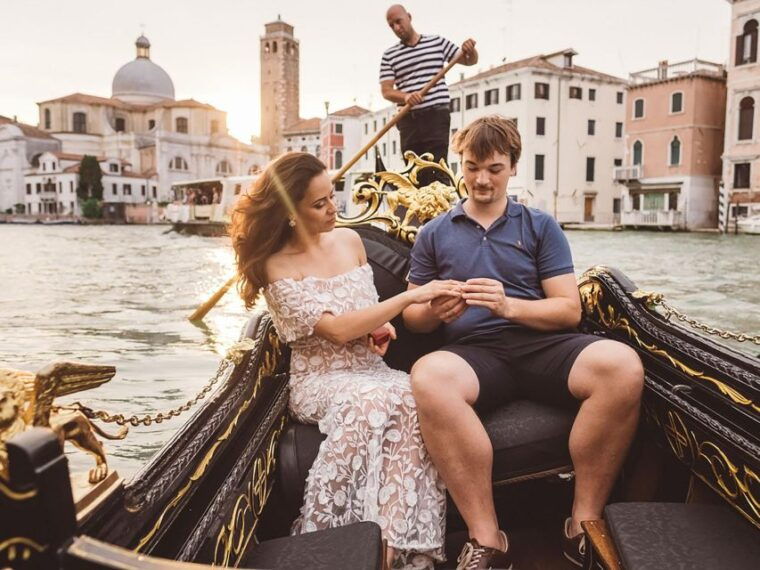 float-privately-gondola-tour-of-peggy-guggenheim