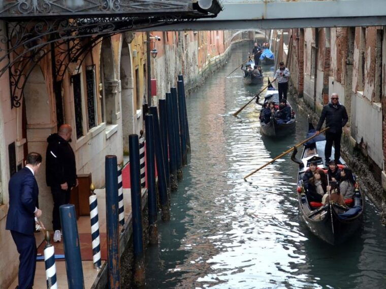 float-privately-gondola-tour-of-peggy-guggenheim