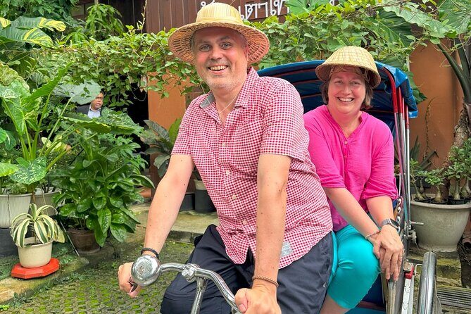 Floating Market and Railway Market Private Tour VIP Transport - FAQ