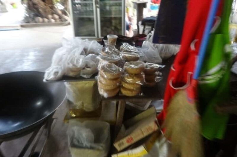 Floating Market Highlights Private Tour with Photographer - Key Points