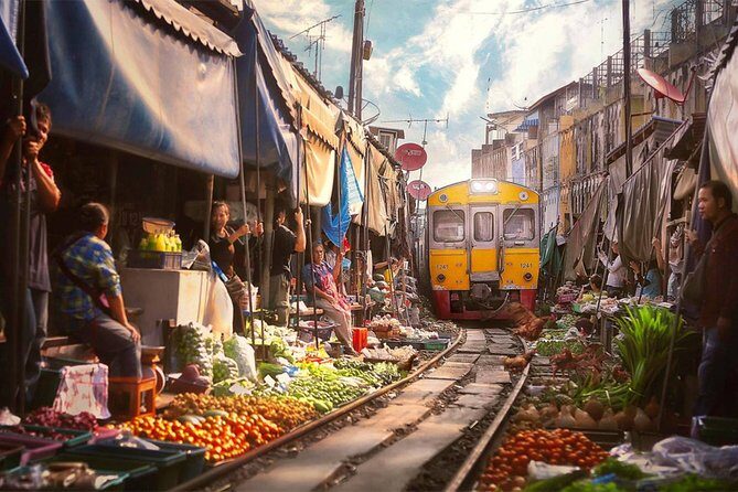 Floating Market with Wat Bang Kung Temple and the Railway Market - Who Should Book This Tour?