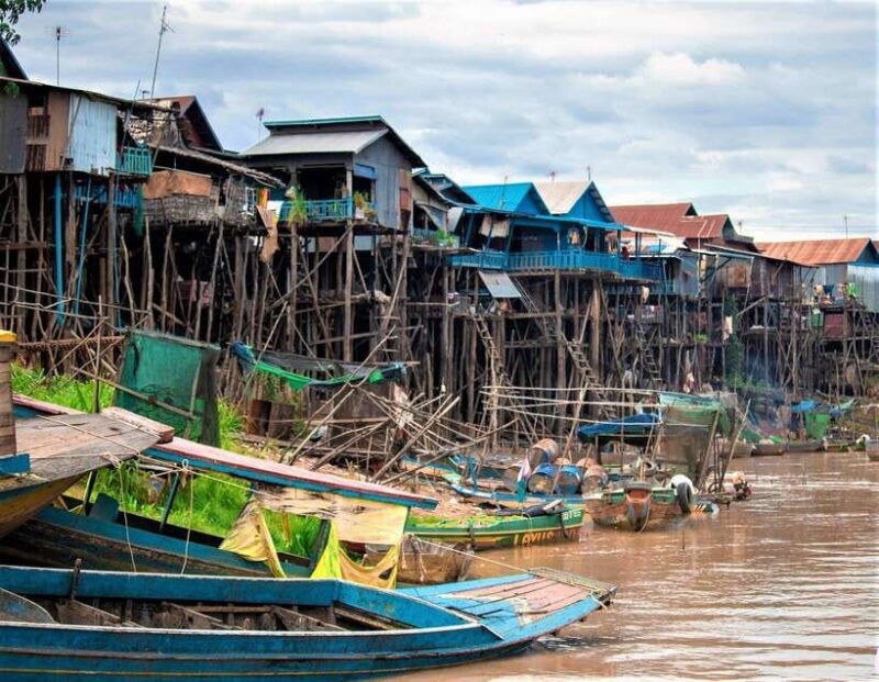 floating-village-mangroves-forest-tonle-sap-lake-boat-tour