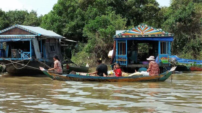 floating-village-mangroves-forest-tonle-sap-lake-boat-tour