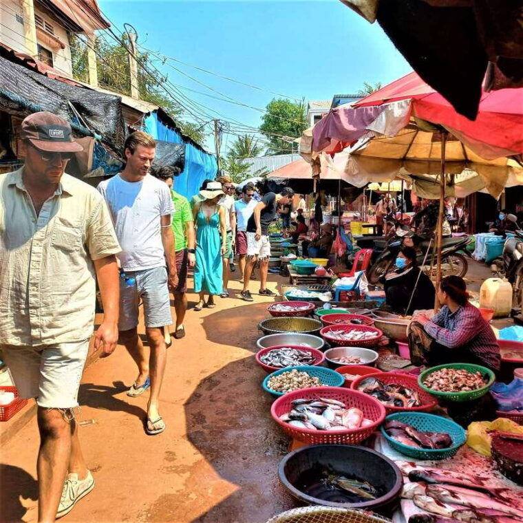 floating-village-mangroves-forest-tonle-sap-lake-boat-tour