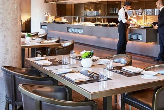 Floor 124 Burj Khalifa Ticket With Dinner at The Burj Club - The Experience: What You Can Expect
