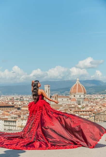Florence: A photoshoot in luxurious dresses - The Sum Up