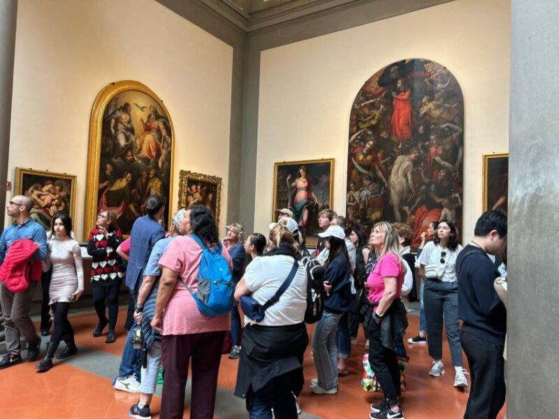 florence-accademia-and-david-entrance-ticket-with-a-host