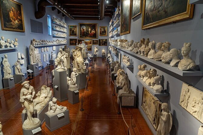 Florence: Accademia Gallery Entry Ticket and David Tour - Group Size and Crowds