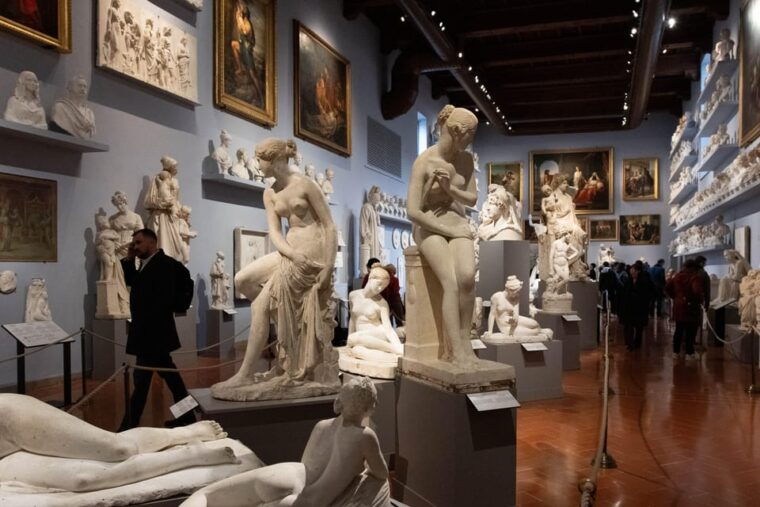 florence-accademia-ticket-audio-guided-tour-with-host