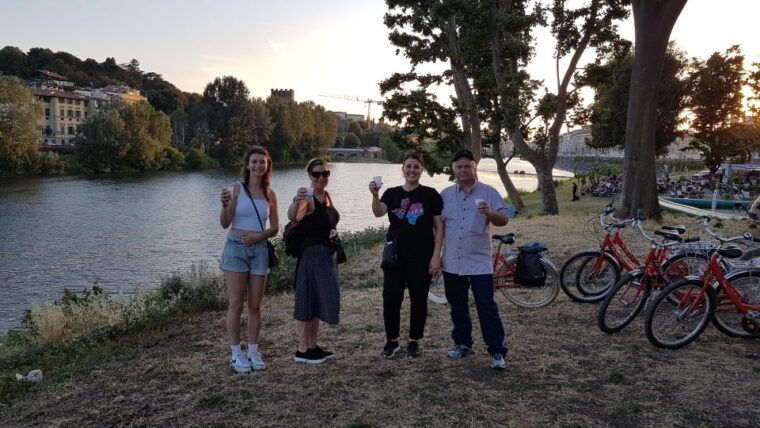 florence-at-night-bike-tour-with-wine-and-aperitivo-picnic