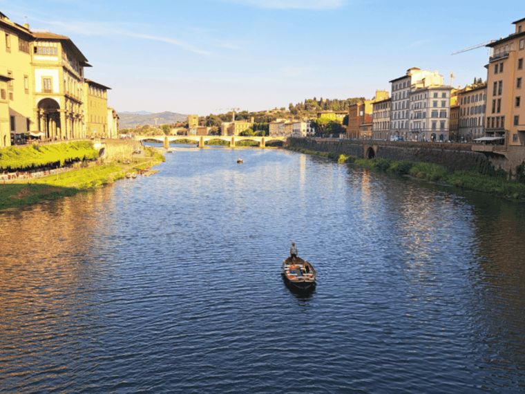 florence-guided-gondola-boat-tour-with-a-glass-of-wine