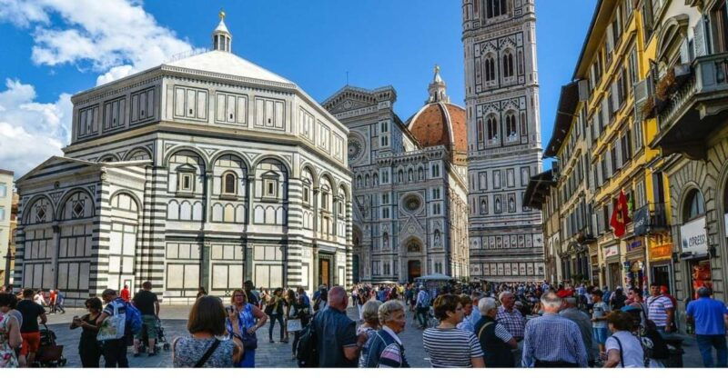 florence-historical-sneak-peek-of-duomo-square