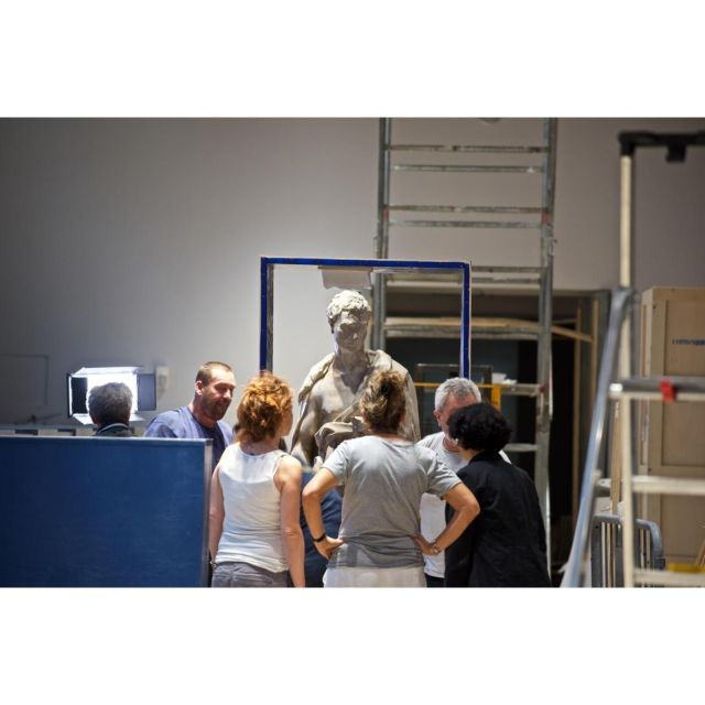 florence-historical-sneak-peek-of-duomo-square