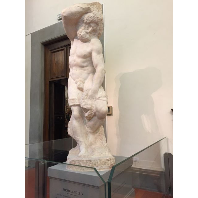 florence-historical-sneak-peek-of-duomo-square