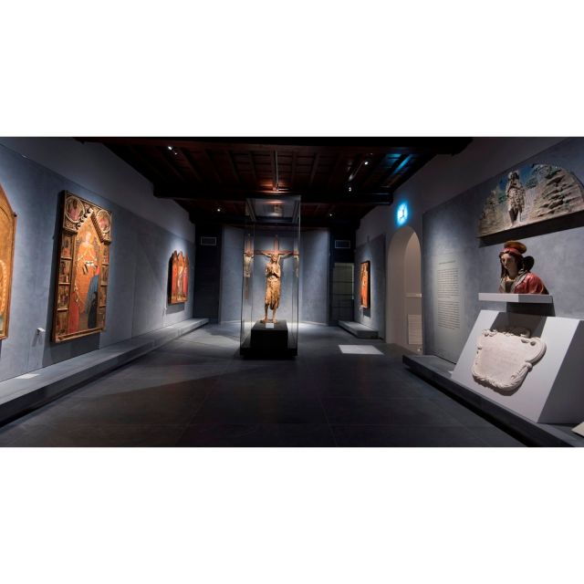 florence-historical-sneak-peek-of-duomo-square