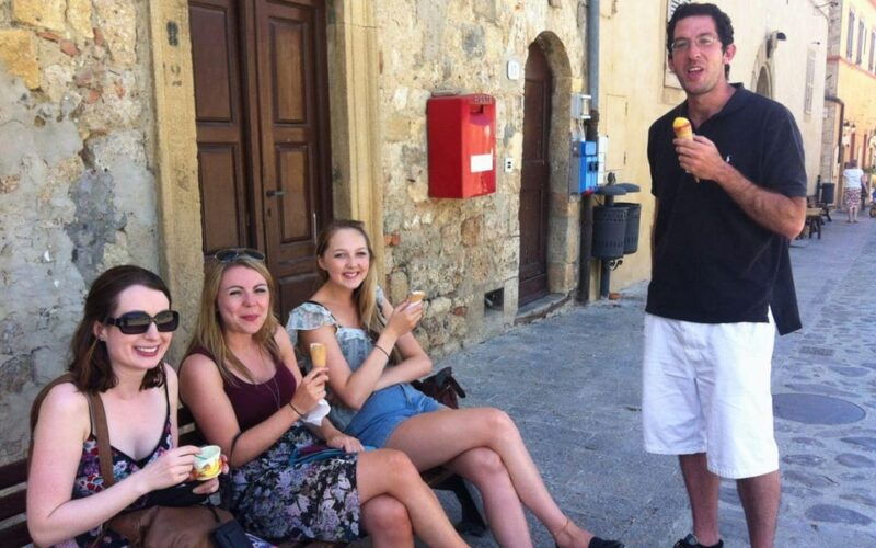 florence-oltrarno-artisans-and-wine-windows