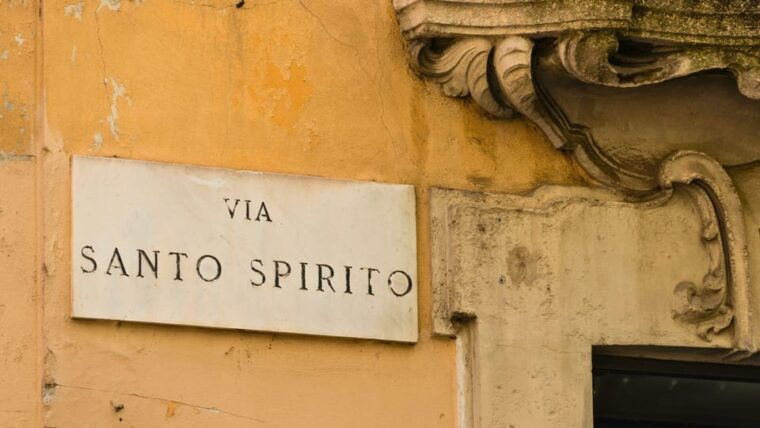 florence-oltrarno-artisans-and-wine-windows