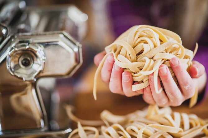 florence-pasta-cooking-class-with-unlimited-wine