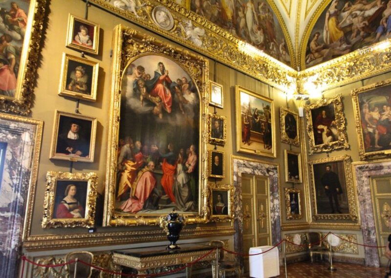 florence-pitti-palace-entry-ticket-and-guided-walking-tour
