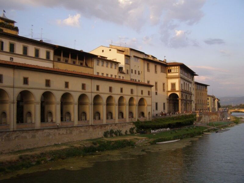 florence-ponte-vecchio-rafting-experience-with-aperitif