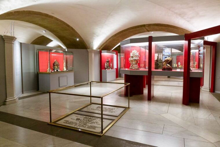 florence-reserved-entrance-ticket-to-the-medici-chapel