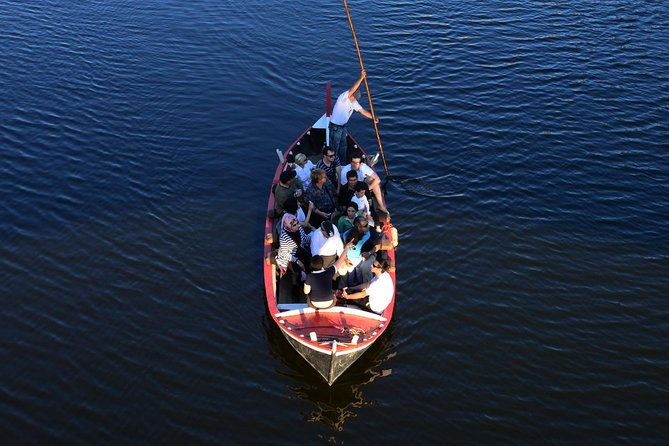 florence-river-cruise-on-a-traditional-barchetto