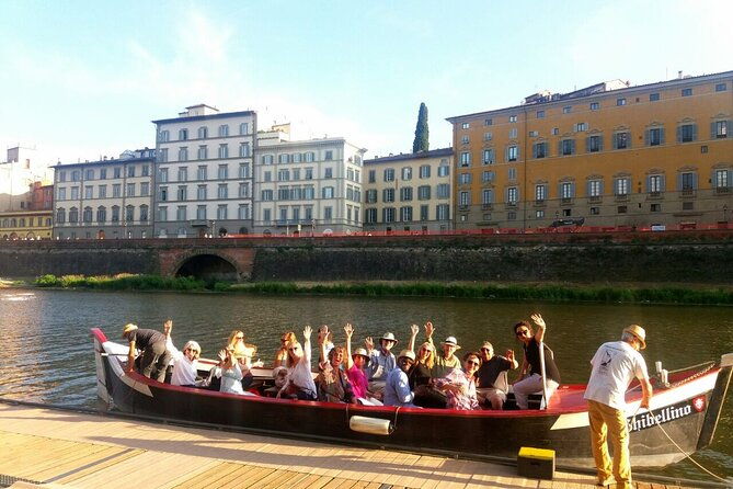 florence-river-cruise-on-a-traditional-barchetto