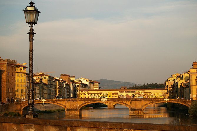 florence-river-cruise-on-a-traditional-barchetto