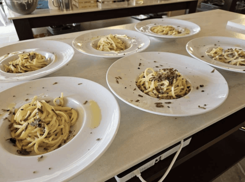 florence-santambrogio-market-visit-and-pasta-class