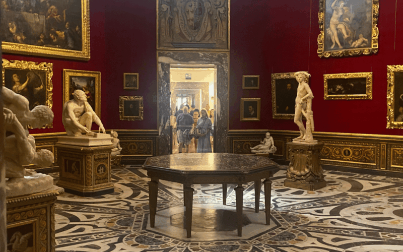 florence-uffizi-gallery-and-vasari-corridor-private-tour