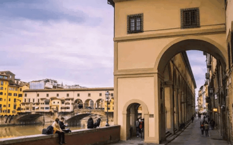 florence-uffizi-gallery-and-vasari-corridor-private-tour