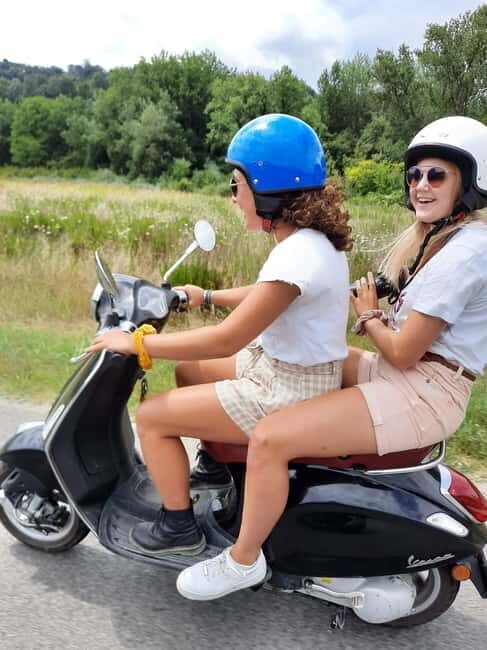 Florence: Vespa Tour as a Passenger with Driver - An In-Depth Look at the Vespa Passenger Tour in Florence