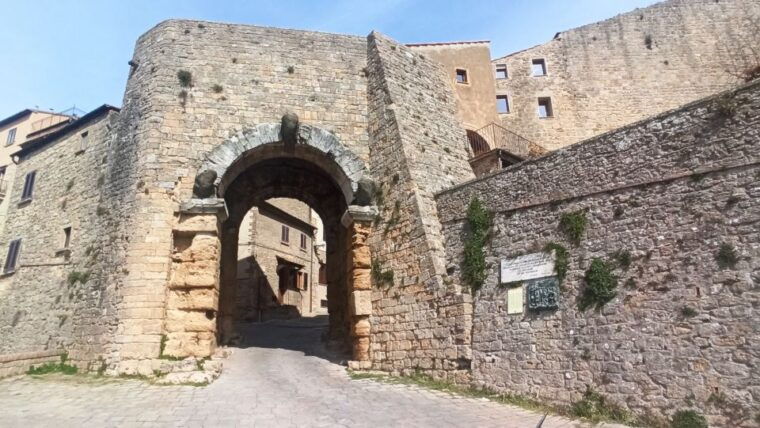 florence-volterra-san-gimignano-wine-tour-with-lunch