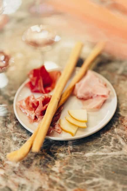 Florence:Italian Wine Tasting & pairing With Local Sommelier - The Atmosphere and Group Size