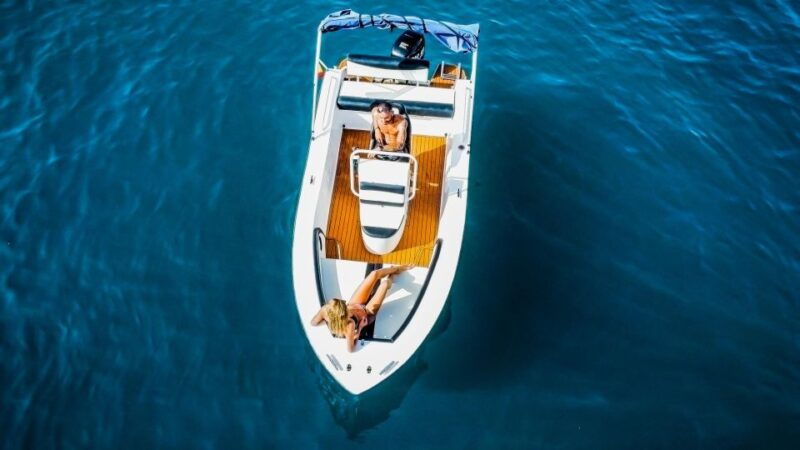 flow-into-the-ocean-without-license-and-discover-adeje